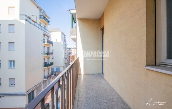 appartamento in vendita a Modena in zona San Lazzaro / Modena Est