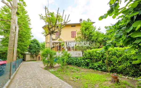 casa indipendente in vendita a Modena in zona Buon Pastore
