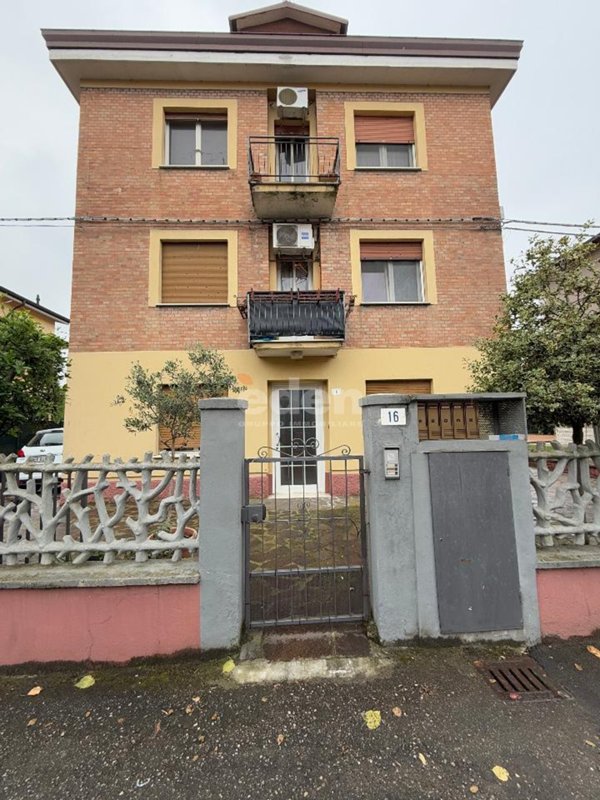 casa indipendente in vendita a Modena in zona Baggiovara