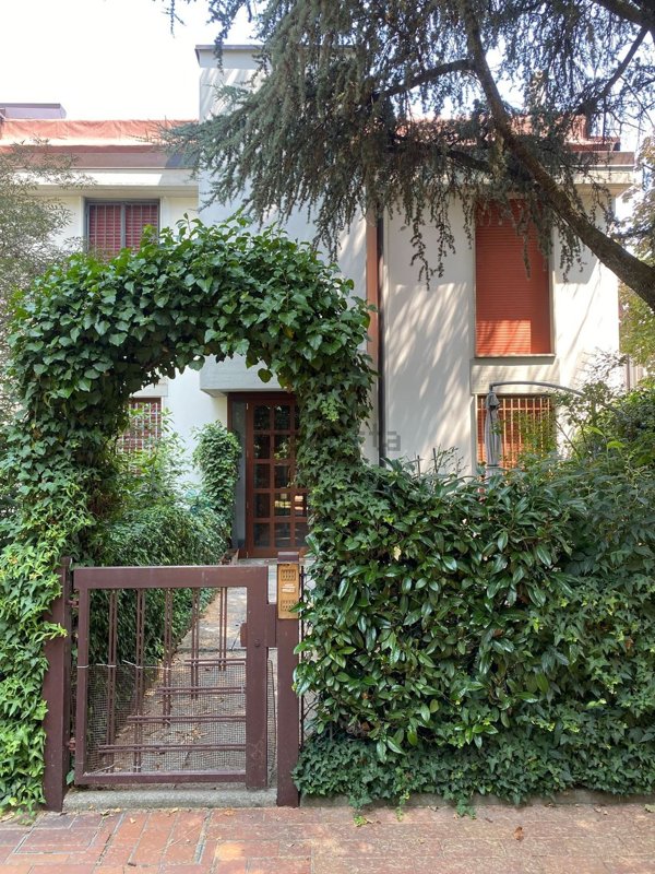 casa indipendente in vendita a Modena in zona Baggiovara