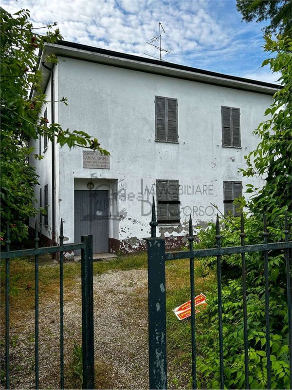 casa indipendente in vendita a Modena
