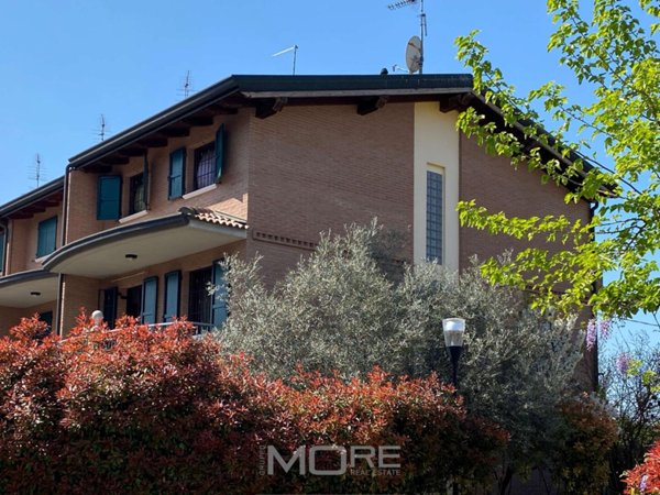 casa indipendente in vendita a Modena in zona Ganaceto