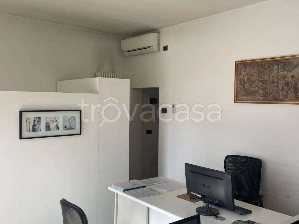 ufficio in vendita a Modena