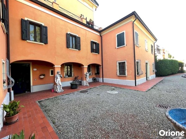 casa indipendente in vendita a Modena