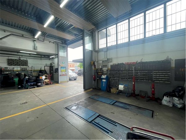 ufficio in vendita a Modena