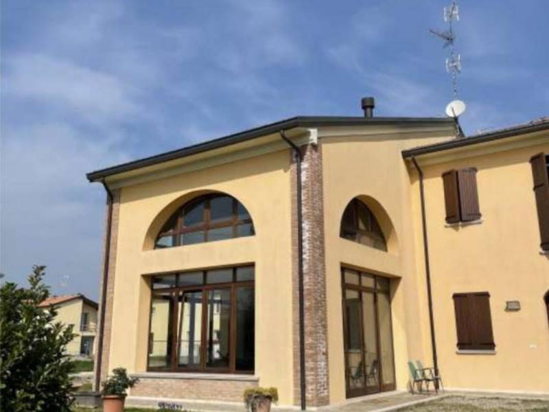 casa indipendente in vendita a Modena