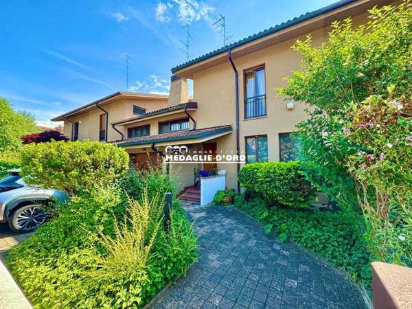 casa indipendente in vendita a Modena in zona San Lazzaro / Modena Est