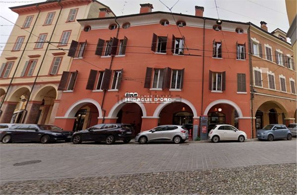 appartamento in vendita a Modena in zona Centro Storico