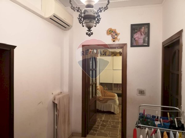 appartamento in vendita a Modena in zona Amendola