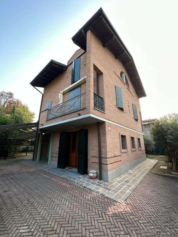 casa indipendente in vendita a Modena in zona San Faustino