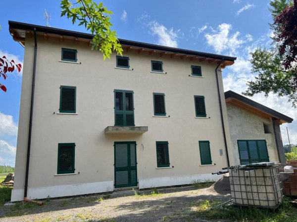 casa indipendente in vendita a Modena in zona San Damaso