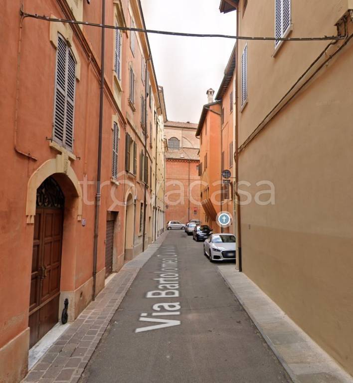 appartamento in vendita a Modena in zona Centro Storico