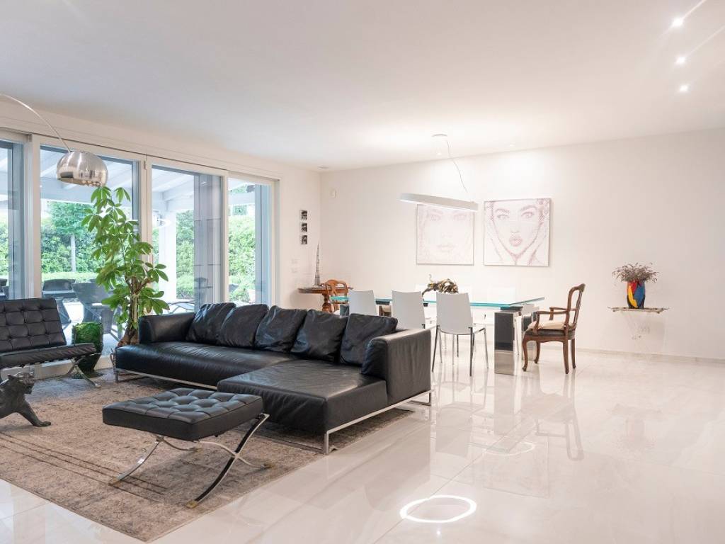 casa indipendente in vendita a Modena in zona Buon Pastore