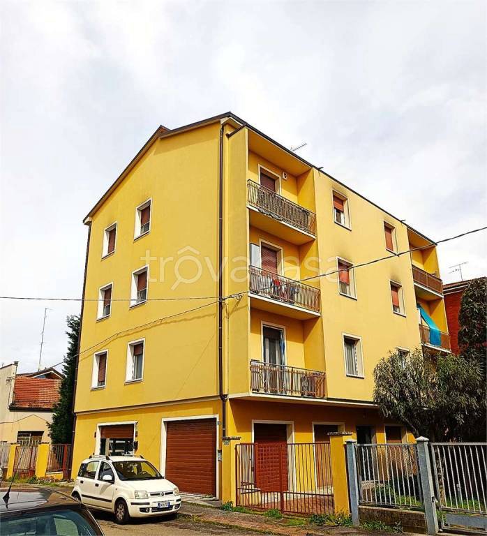 appartamento in vendita a Modena in zona San Lazzaro / Modena Est