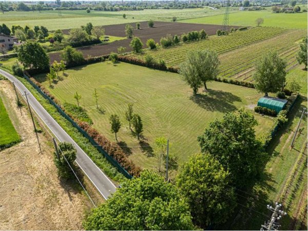 terreno edificabile in vendita a Modena in zona Cittanova