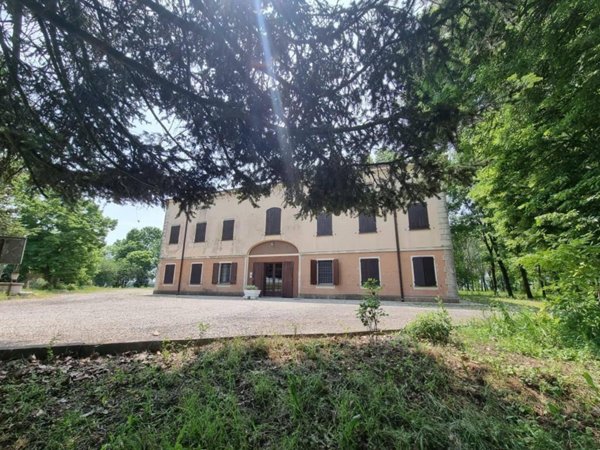 casa indipendente in vendita a Modena in zona Madonnina / Quattro Ville