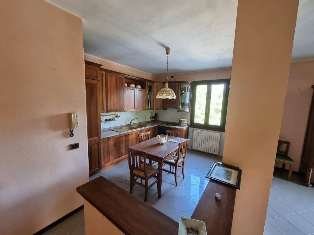 casa indipendente in vendita a Modena in zona Lesignana