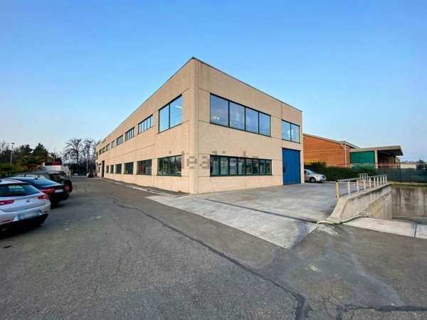 capannone in vendita a Modena in zona Madonnina / Quattro Ville