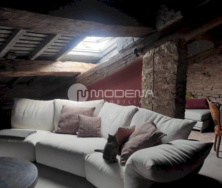 appartamento in vendita a Modena in zona Centro Storico