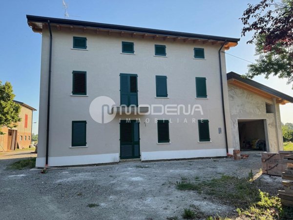 casa indipendente in vendita a Modena in zona San Damaso