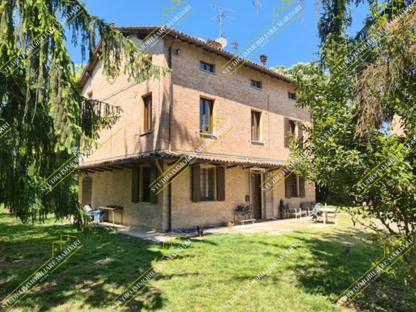 casa indipendente in vendita a Modena in zona San Damaso