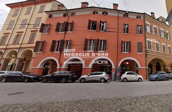 appartamento in vendita a Modena in zona Centro Storico