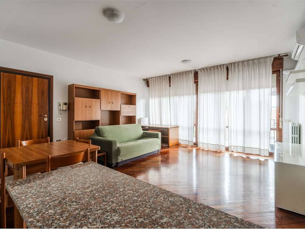 appartamento in vendita a Modena in zona Cittanova