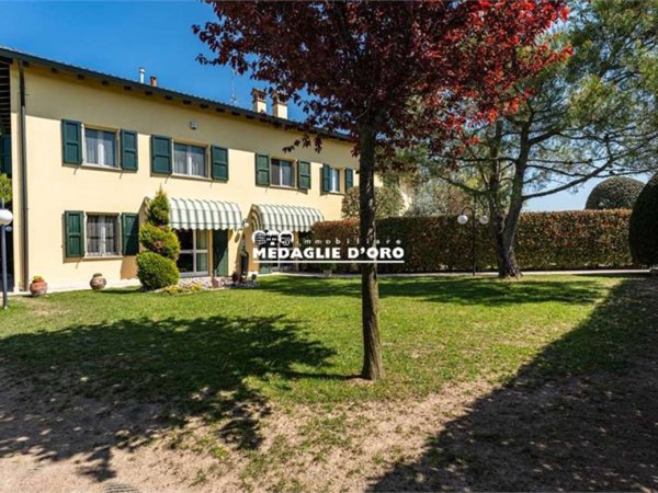 casa indipendente in vendita a Modena in zona Saliceta San Giuliano
