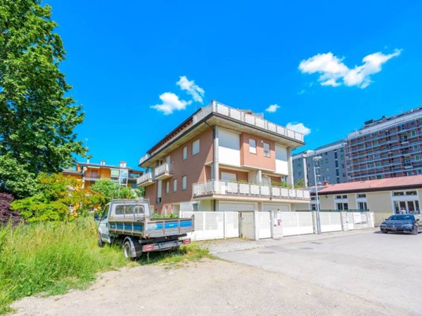 casa indipendente in vendita a Modena in zona San Faustino