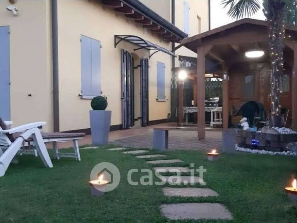 casa indipendente in vendita a Modena in zona Crocetta