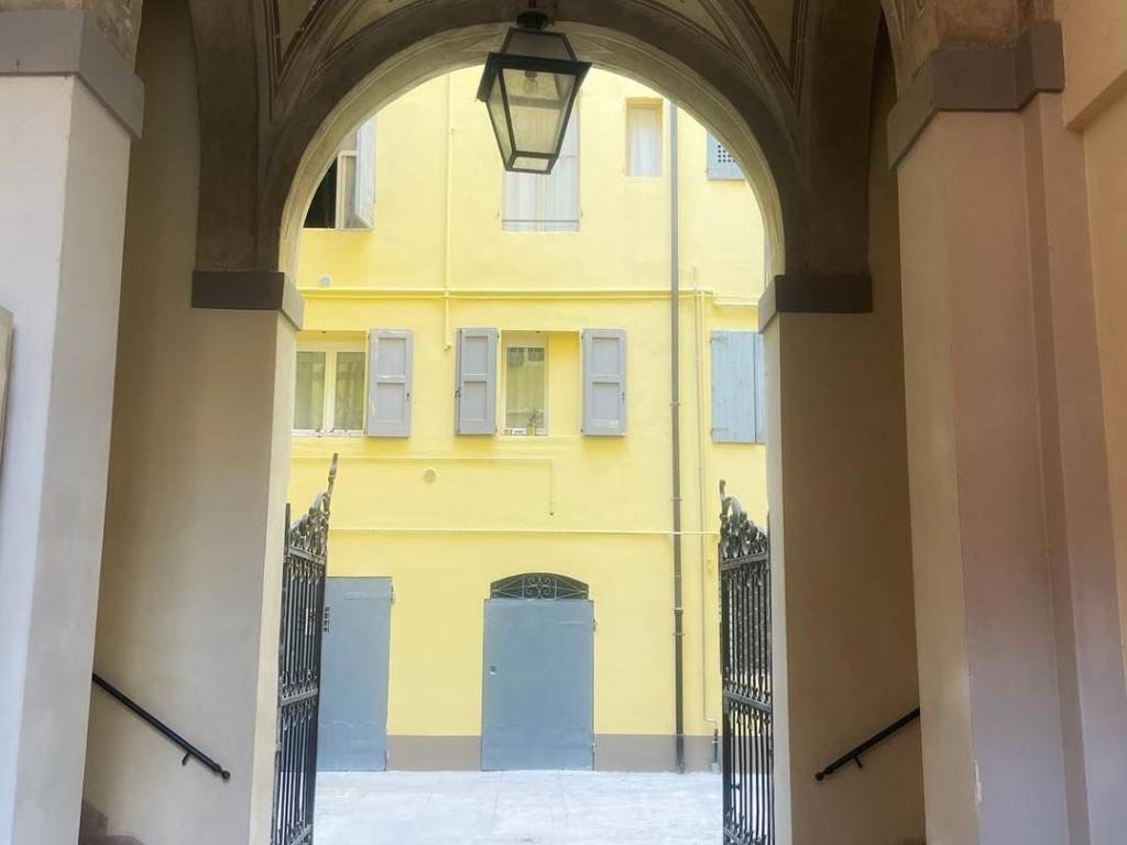 appartamento in vendita a Modena in zona Centro Storico