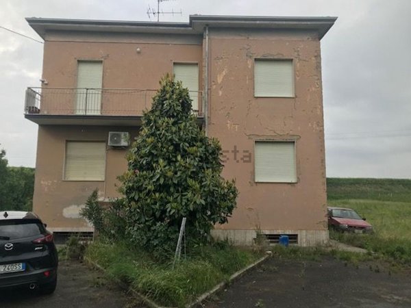 casa indipendente in vendita a Modena