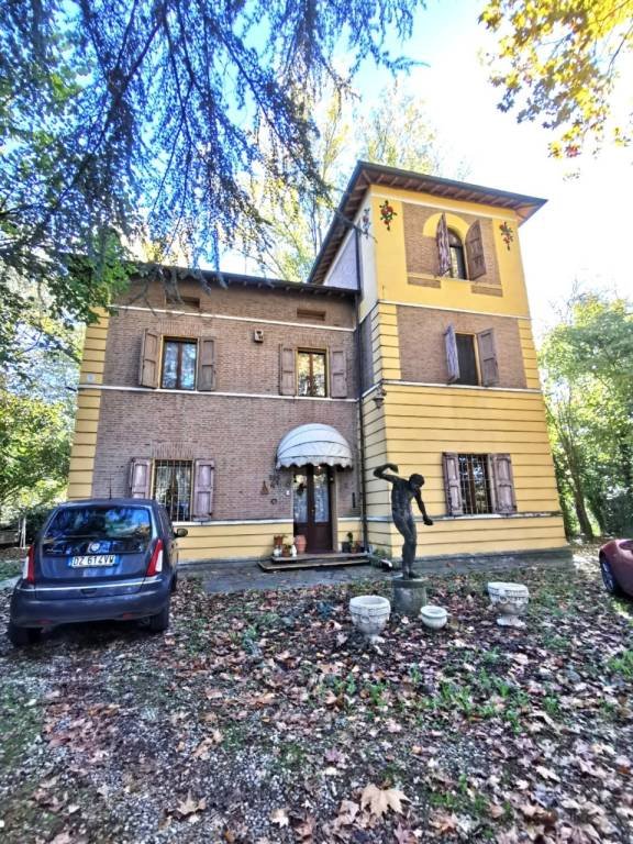 casa indipendente in vendita a Modena in zona San Damaso