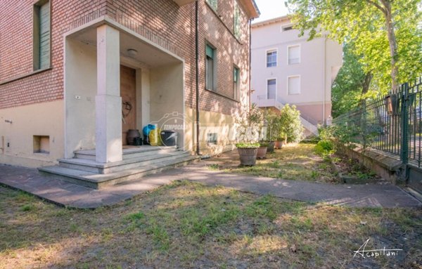 casa indipendente in vendita a Modena in zona Sant'Agnese