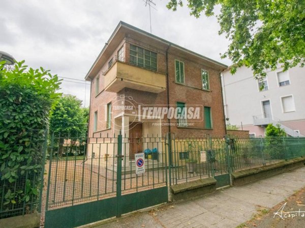 casa indipendente in vendita a Modena in zona Buon Pastore