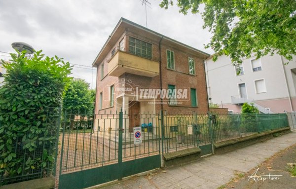 casa indipendente in vendita a Modena in zona Sant'Agnese