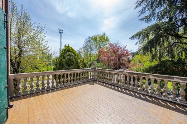 casa indipendente in vendita a Modena