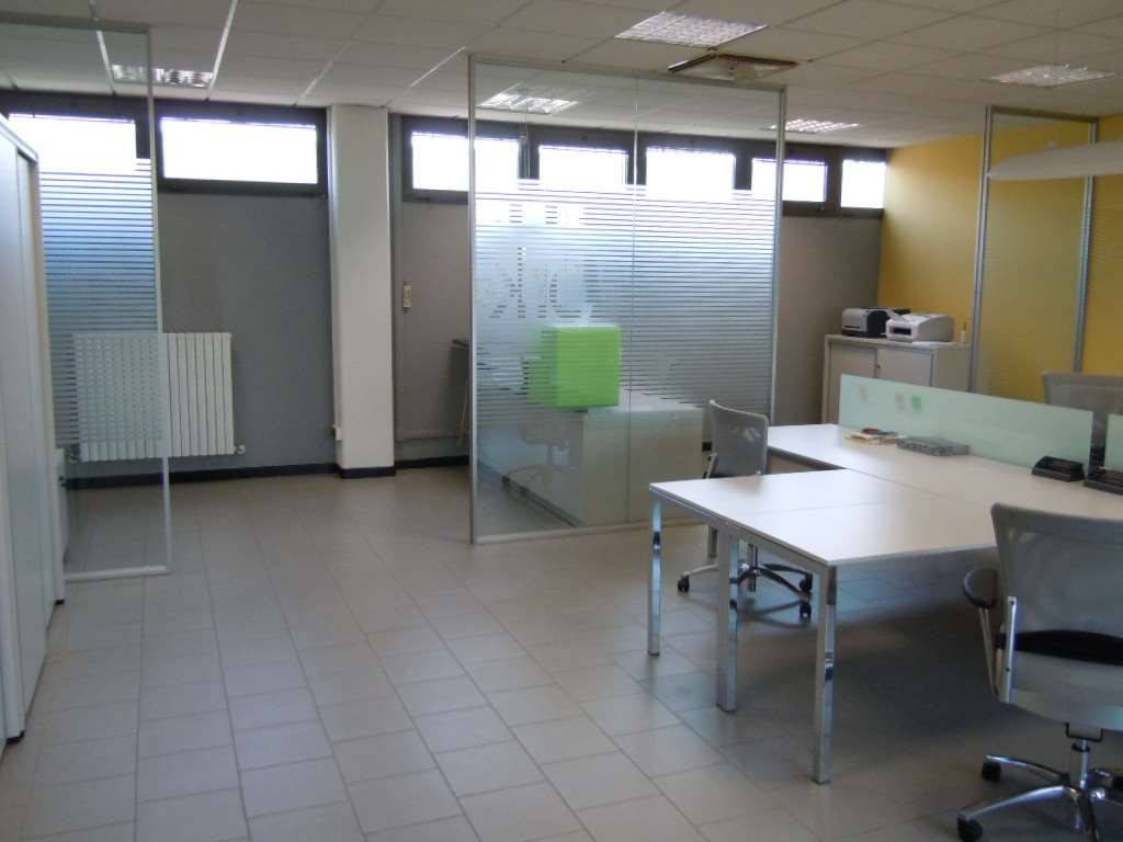 ufficio in vendita a Modena in zona Buon Pastore