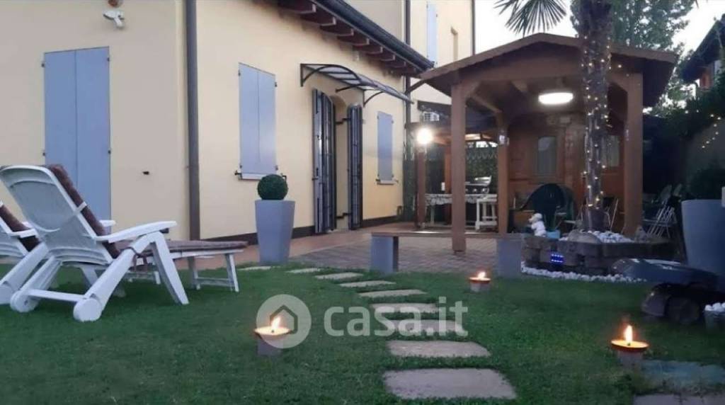 casa indipendente in vendita a Modena in zona Crocetta