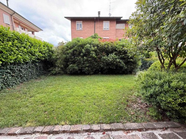 casa indipendente in vendita a Modena in zona Crocetta