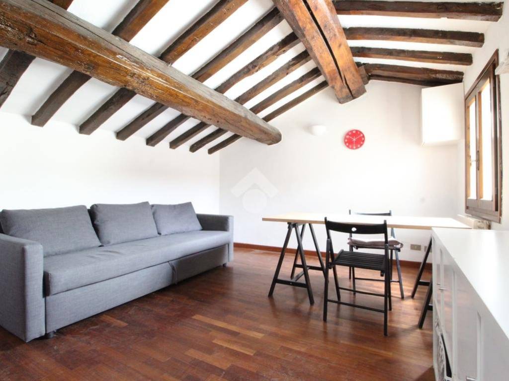 appartamento in vendita a Modena in zona Centro Storico