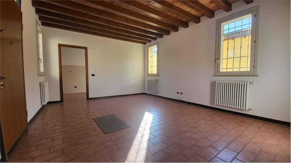 casa indipendente in vendita a Modena in zona San Damaso