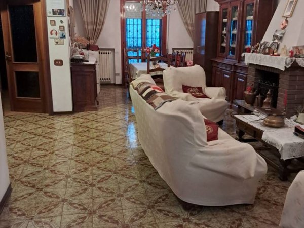 casa indipendente in vendita a Modena in zona Crocetta