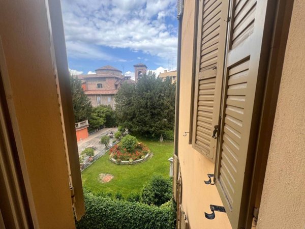 appartamento in vendita a Modena in zona Centro Storico
