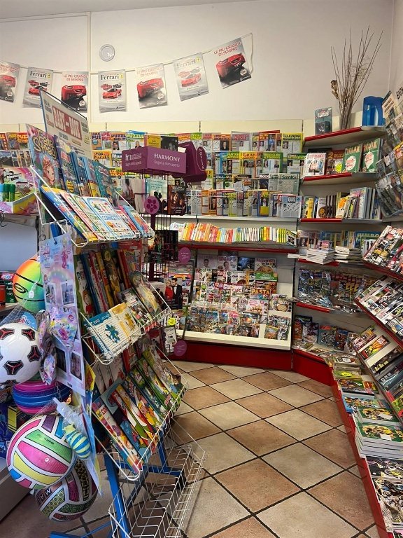 negozio in vendita a Modena