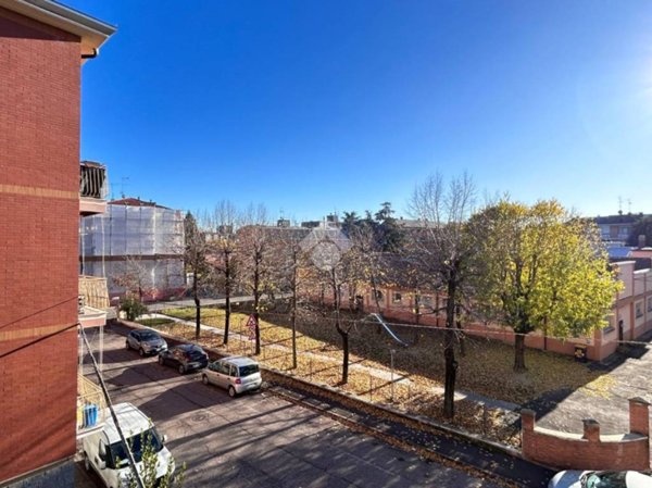 casa indipendente in vendita a Modena in zona Amendola