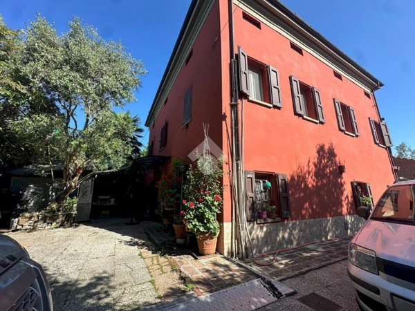 casa indipendente in vendita a Modena