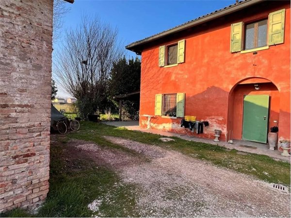 casa indipendente in vendita a Modena in zona Madonnina / Quattro Ville
