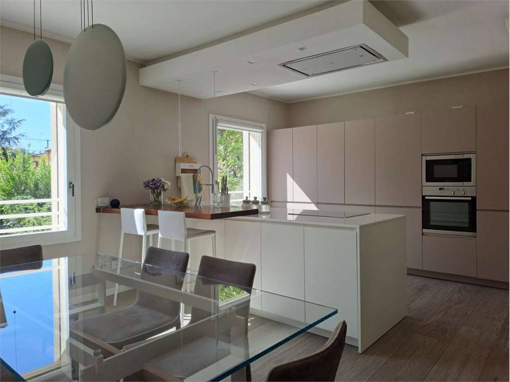 casa indipendente in vendita a Modena in zona San Faustino