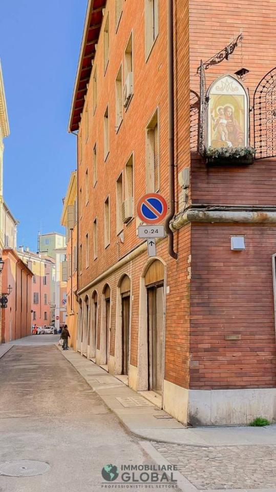 appartamento in vendita a Modena in zona Centro Storico